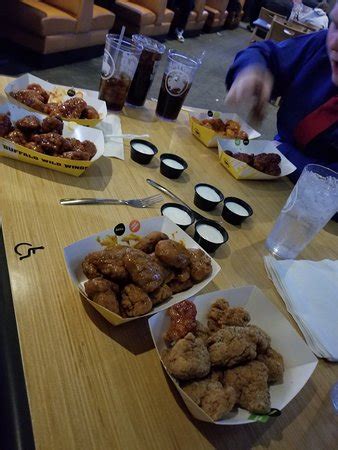 buffalo wild wings west des moines